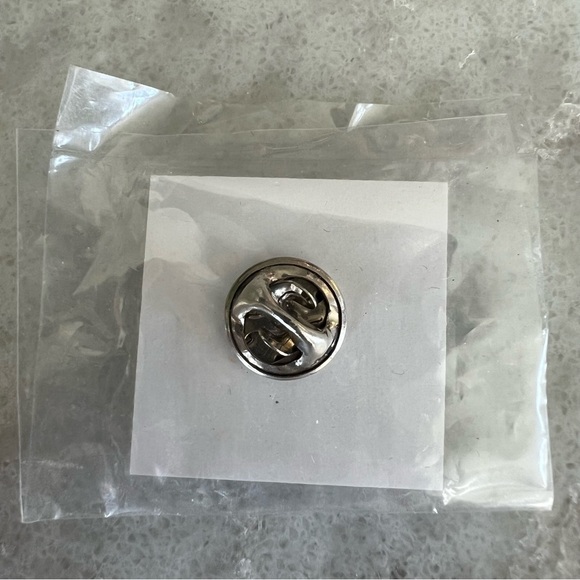 Rare dBase IV Lapel Pin NWT - Picture 3 of 3